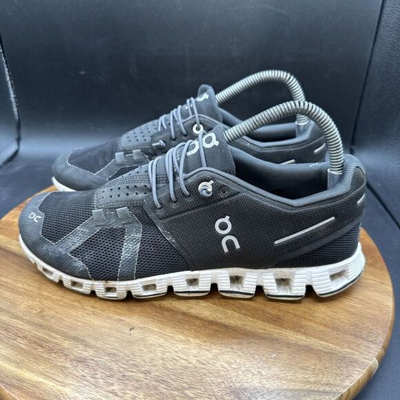 On Running Shoes - On Cloud 5 Womens Size 8 Black White Athletic Running Shoes Swiss Engineering